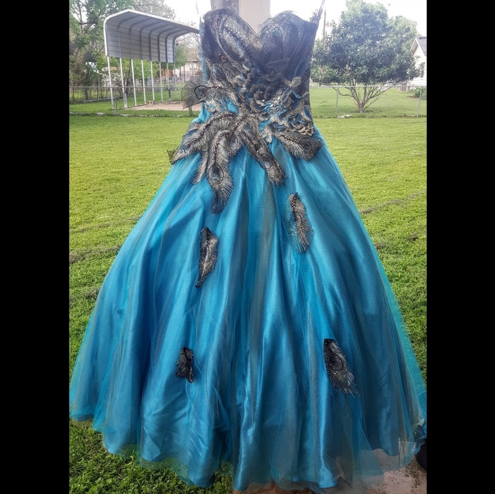 SHERRI HILL SIZE 2 PEACOCK FORMAL DRESS LIKE-NEW